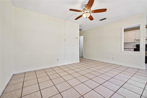 Casa en venta en Seffner, Florida, 3 dormitorios, 91.51 m2 № 2216114 - foto 4