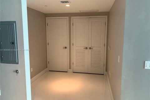 Apartment in Miami, Florida 1 bedroom, 69.49 sq.m. № 1957203 - photo 6