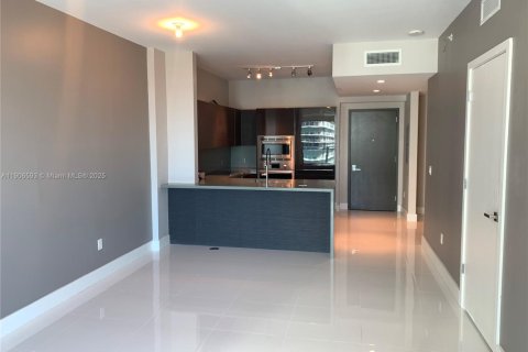 Apartment in Miami, Florida 1 bedroom, 69.49 sq.m. № 1957203 - photo 2