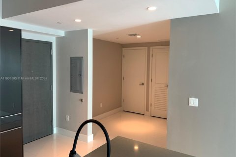 Apartment in Miami, Florida 1 bedroom, 69.49 sq.m. № 1957203 - photo 4