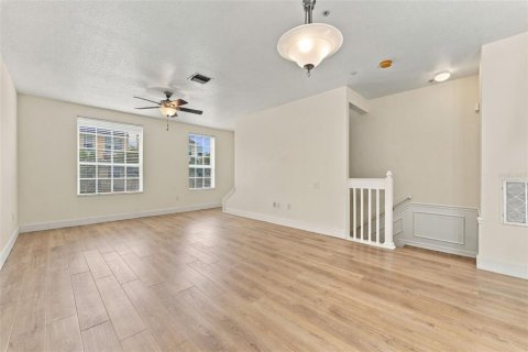Townhouse in Tampa, Florida 3 bedrooms, 171.31 sq.m. № 2412536 - photo 9