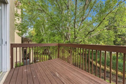 Townhouse in Tampa, Florida 3 bedrooms, 171.31 sq.m. № 2412536 - photo 16