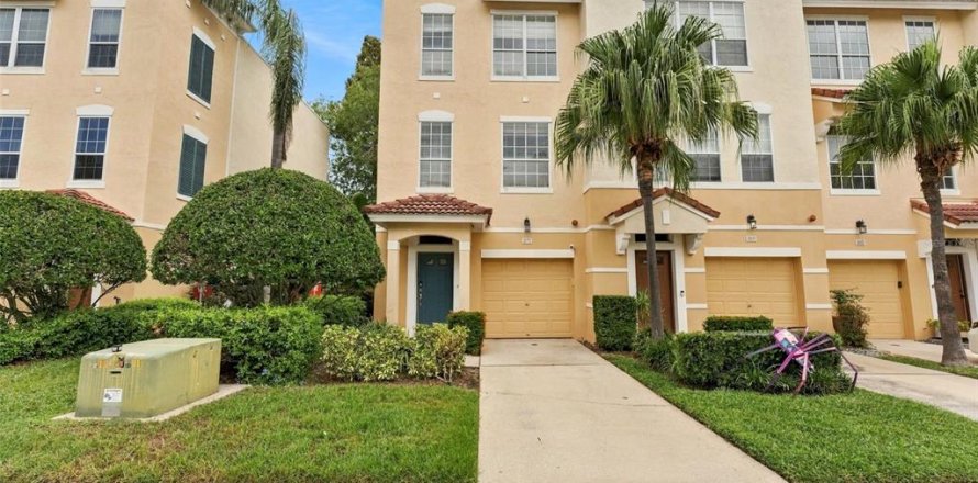 Townhouse in Tampa, Florida 3 bedrooms, 171.31 sq.m. № 2412536