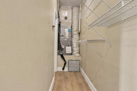 Townhouse in Tampa, Florida 3 bedrooms, 171.31 sq.m. № 2412536 - photo 5