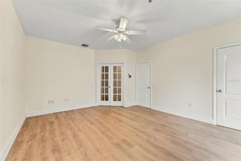 Townhouse in Tampa, Florida 3 bedrooms, 171.31 sq.m. № 2412536 - photo 4