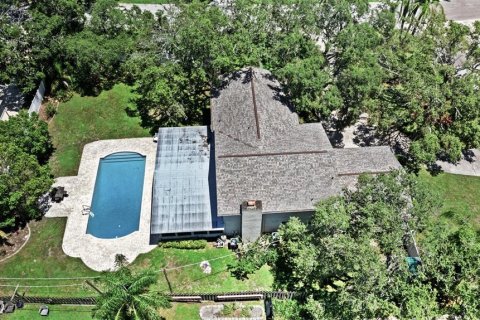 House in Brandon, Florida 5 bedrooms, 341.04 sq.m. № 1805758 - photo 9