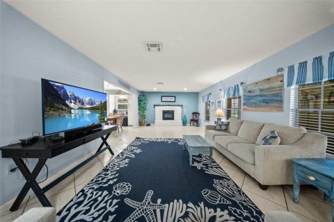 House in Brandon, Florida 5 bedrooms, 341.04 sq.m. № 1805758 - photo 21