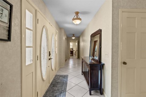 House in Brandon, Florida 5 bedrooms, 341.04 sq.m. № 1805758 - photo 11