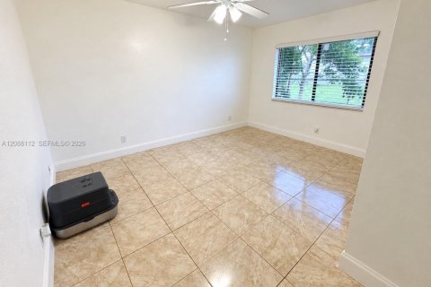 Villa ou maison à louer à Dania Beach, Floride: 2 chambres, 101.82 m2 № 2390129 - photo 4