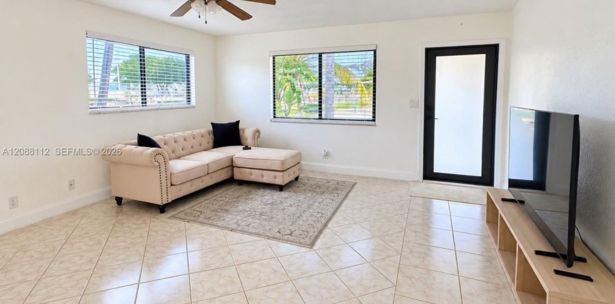 Villa ou maison à Dania Beach, Floride 2 chambres, 101.82 m2 № 2390129