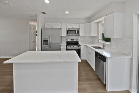Casa en venta en Zephyrhills, Florida, 2 dormitorios, 82.13 m2 № 1675642 - foto 17