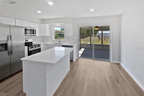 Casa en venta en Zephyrhills, Florida, 2 dormitorios, 82.13 m2 № 1675642 - foto 13