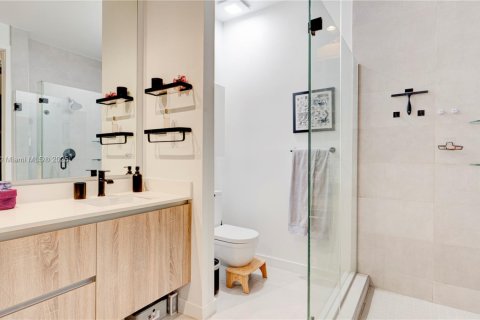 Condo in Miami, Florida, 2 bedrooms  № 1834309 - photo 23