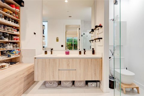 Condo in Miami, Florida, 2 bedrooms  № 1834309 - photo 26
