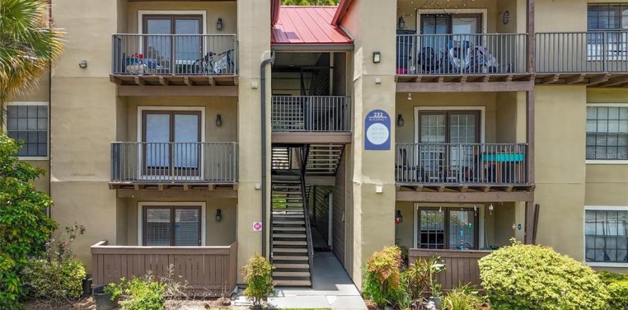 Condominio en Altamonte Springs, Florida, 1 dormitorio  № 2143459