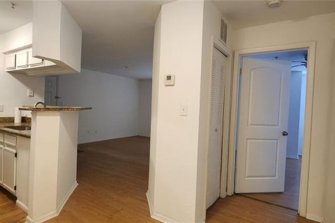 Condominio en venta en Altamonte Springs, Florida, 1 dormitorio, 62.62 m2 № 2143459 - foto 17