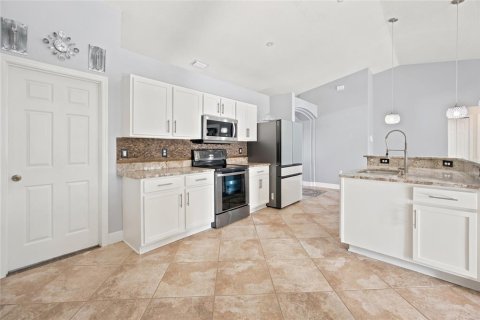 Villa ou maison à louer à Ocala, Floride: 3 chambres, 189.52 m2 № 2434513 - photo 14