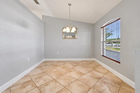 Villa ou maison à louer à Ocala, Floride: 3 chambres, 189.52 m2 № 2434513 - photo 9