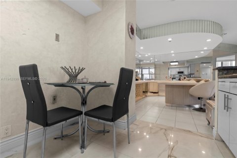 Copropriété à louer à Aventura, Floride: 2 chambres, 109.72 m2 № 2000151 - photo 26