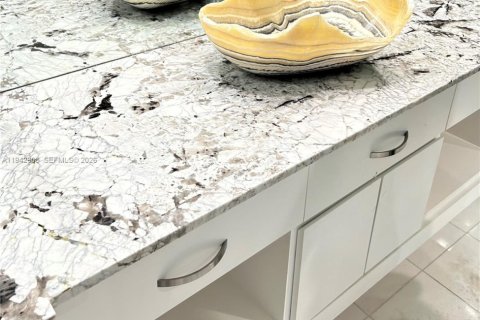 Copropriété à louer à Aventura, Floride: 2 chambres, 109.72 m2 № 2000151 - photo 22