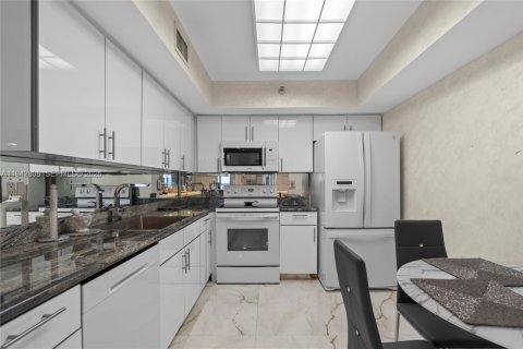 Copropriété à louer à Aventura, Floride: 2 chambres, 109.72 m2 № 2000151 - photo 27