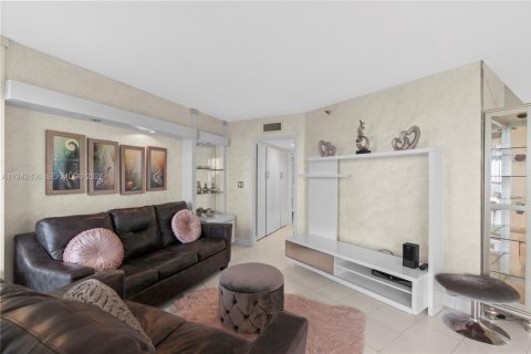 Copropriété à louer à Aventura, Floride: 2 chambres, 109.72 m2 № 2000151 - photo 12