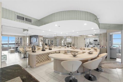 Copropriété à louer à Aventura, Floride: 2 chambres, 109.72 m2 № 2000151 - photo 19