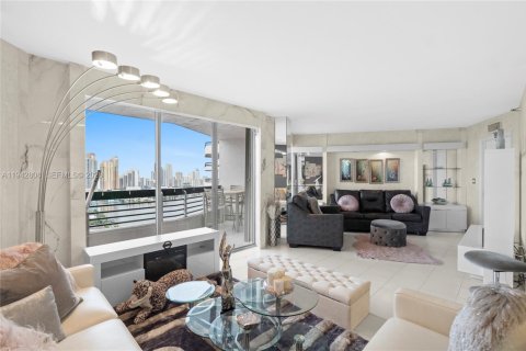 Copropriété à louer à Aventura, Floride: 2 chambres, 109.72 m2 № 2000151 - photo 8