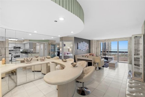 Copropriété à louer à Aventura, Floride: 2 chambres, 109.72 m2 № 2000151 - photo 16