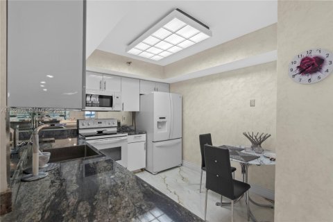 Copropriété à louer à Aventura, Floride: 2 chambres, 109.72 m2 № 2000151 - photo 24