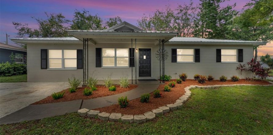 House in Lakeland, Florida 4 bedrooms, 140.1 sq.m. № 1813360