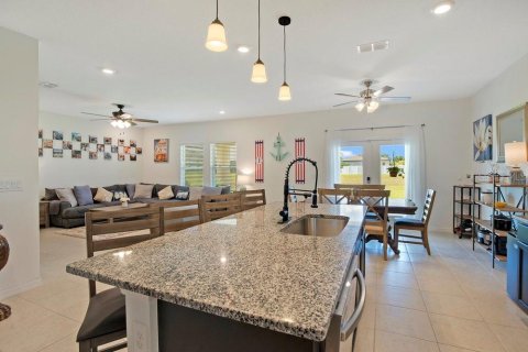 Villa ou maison à vendre à Deltona, Floride: 4 chambres, 230.3 m2 № 1813639 - photo 5