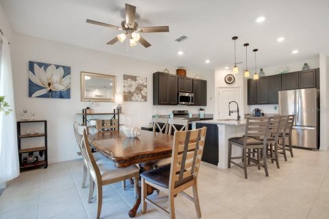 Villa ou maison à vendre à Deltona, Floride: 4 chambres, 230.3 m2 № 1813639 - photo 8