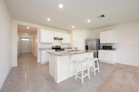 House in New Smyrna Beach, Florida 4 bedrooms, 172.33 sq.m. № 1815614 - photo 7