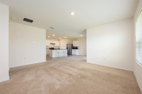House in New Smyrna Beach, Florida 4 bedrooms, 172.33 sq.m. № 1815614 - photo 4