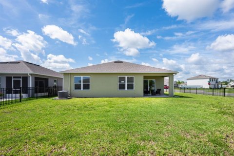 House in New Smyrna Beach, Florida 4 bedrooms, 172.33 sq.m. № 1815614 - photo 21