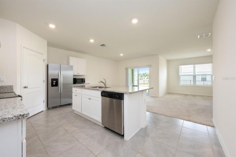 House in New Smyrna Beach, Florida 4 bedrooms, 172.33 sq.m. № 1815614 - photo 8