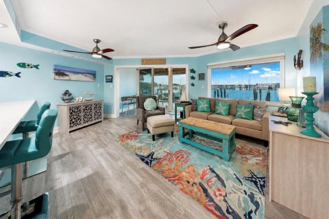 Condo in Clearwater, Florida, 2 bedrooms  № 2219983 - photo 12