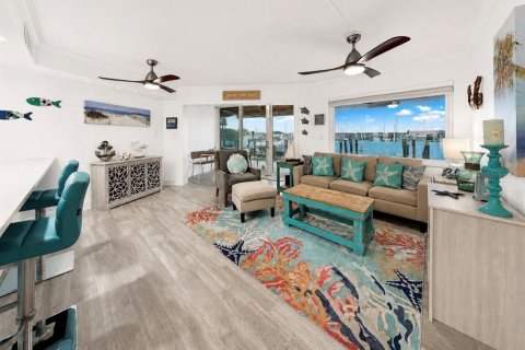 Condo in Clearwater, Florida, 2 bedrooms  № 2219983 - photo 13