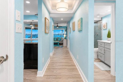 Condo in Clearwater, Florida, 2 bedrooms  № 2219983 - photo 10