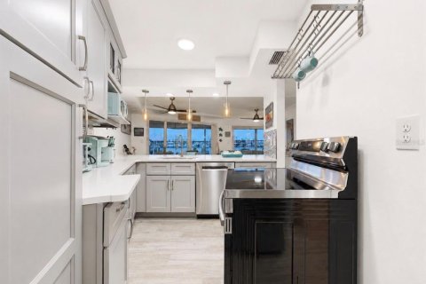 Condo in Clearwater, Florida, 2 bedrooms  № 2219983 - photo 28