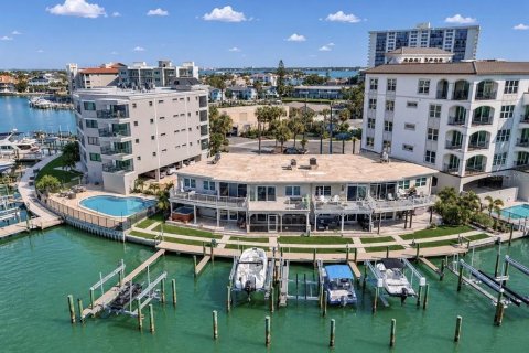 Condo in Clearwater, Florida, 2 bedrooms  № 2219983 - photo 2
