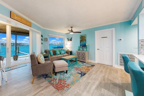 Condo in Clearwater, Florida, 2 bedrooms  № 2219983 - photo 17