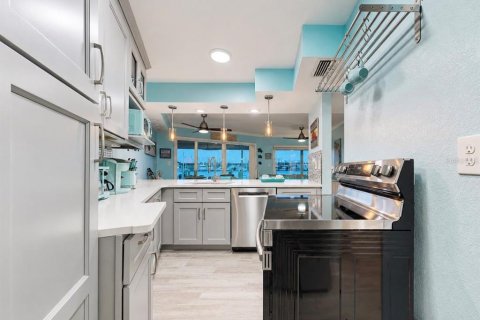 Condo in Clearwater, Florida, 2 bedrooms  № 2219983 - photo 27