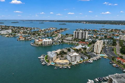 Condo in Clearwater, Florida, 2 bedrooms  № 2219983 - photo 4