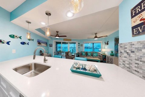 Condo in Clearwater, Florida, 2 bedrooms  № 2219983 - photo 24