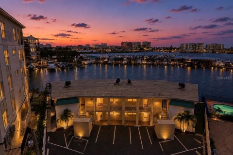 Condo in Clearwater, Florida, 2 bedrooms  № 2219983 - photo 3