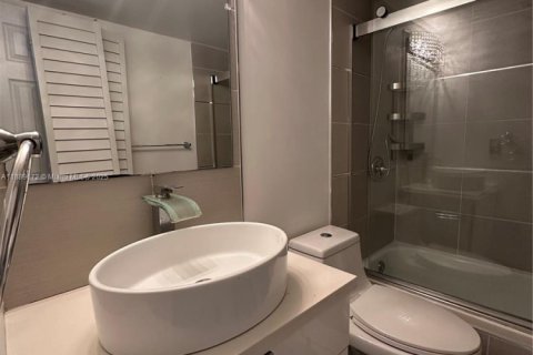 Copropriété à louer à Miami, Floride: 2 chambres, 90.86 m2 № 1939330 - photo 12