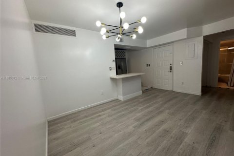 Copropriété à louer à Miami, Floride: 2 chambres, 90.86 m2 № 1939330 - photo 3
