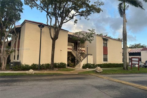 Copropriété à louer à Miami, Floride: 2 chambres, 90.86 m2 № 1939330 - photo 2
